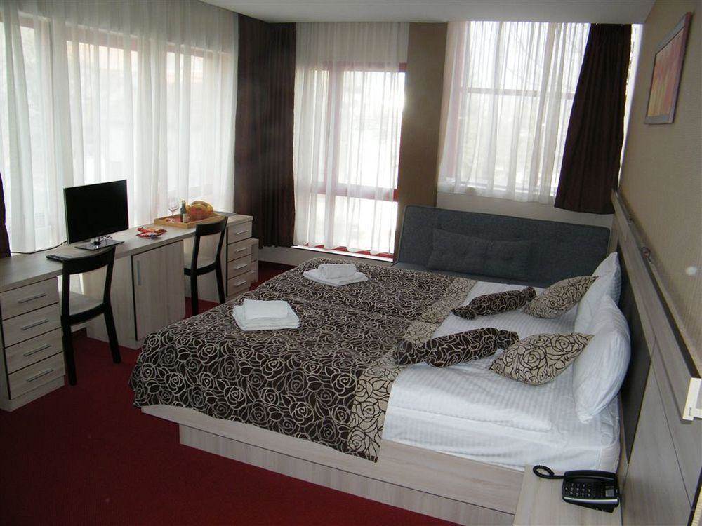 Hotel City Code Vizura Garni Renew Belgrado Buitenkant foto